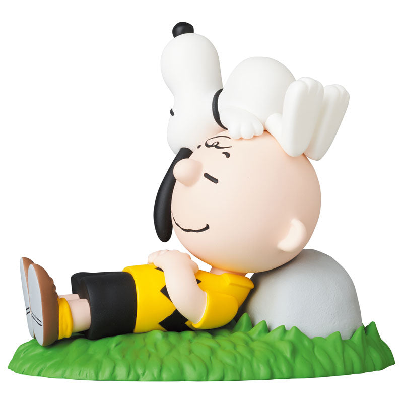 PRE-ORDER UDF No.681 - Peanuts Series 13 - Napping Charlie Brown & Snoopy