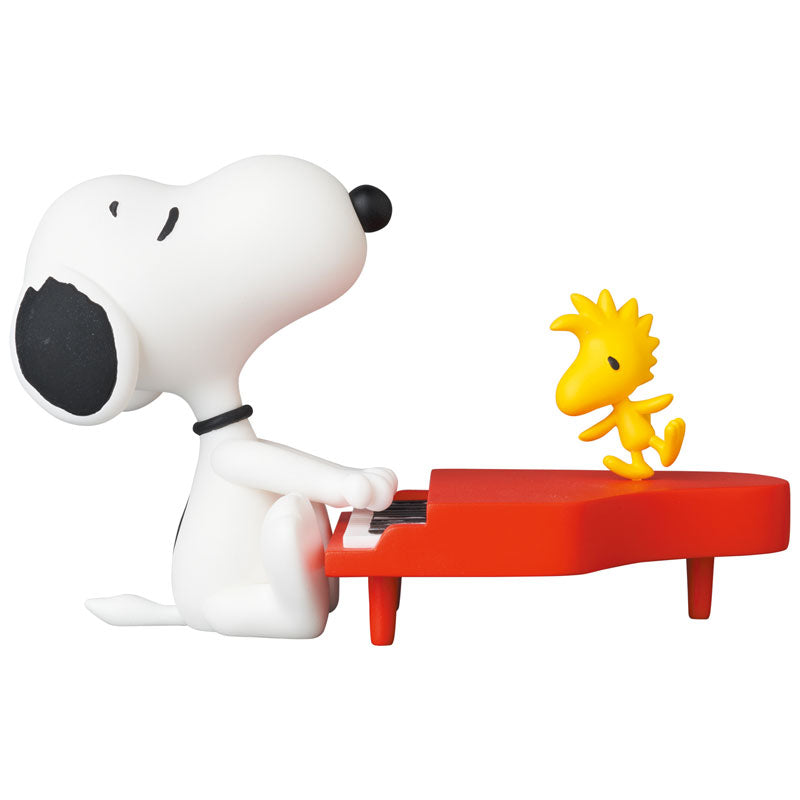 PRE-ORDER UDF No.683 - Peanuts Series 13 - Pianist Snoopy