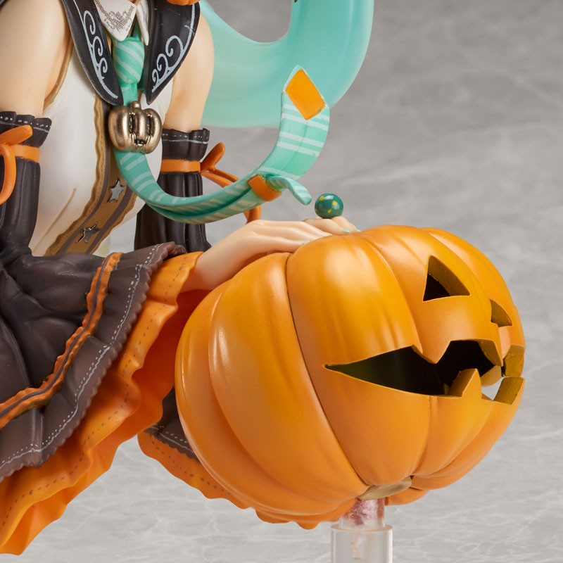 PRE-ORDER Hatsune Miku "TRICK or MIKU" illustration by Hidari [2nd Release]