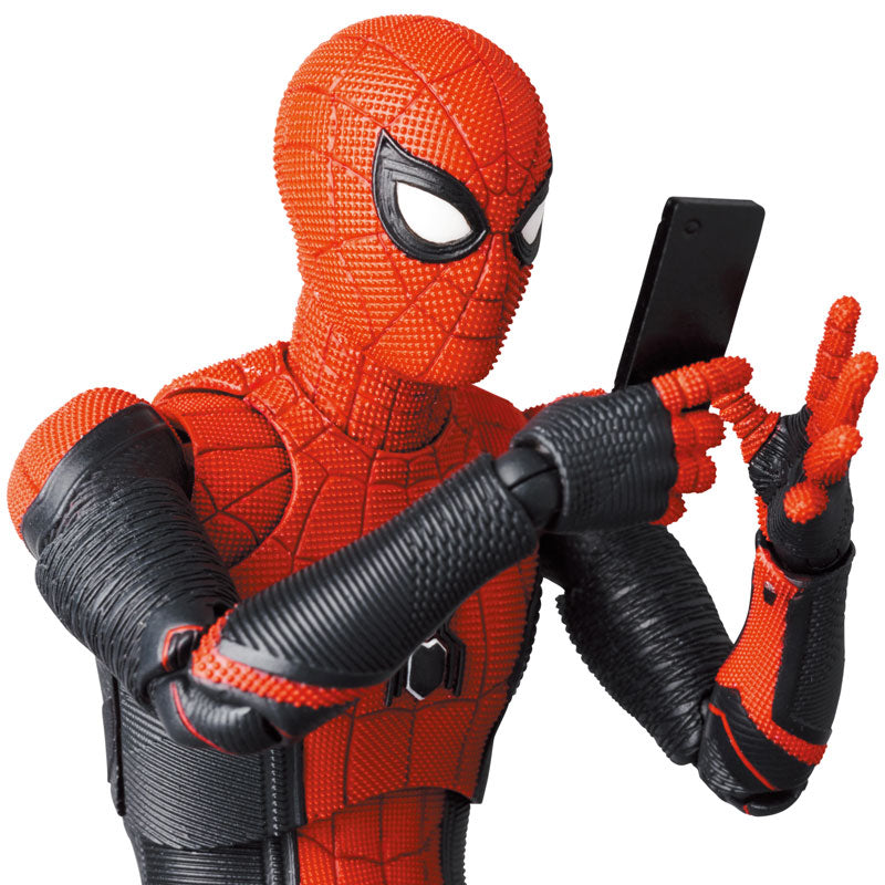 PRE-ORDER MAFEX No.194 - Spider-Man: No Way Home - Spider-Man Upgraded Suit