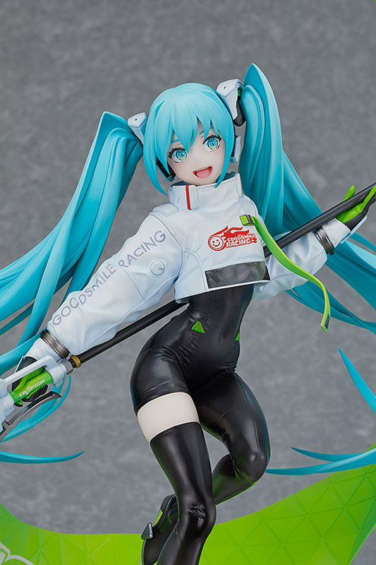 PRE-ORDER Hatsune Miku GT Project - Racing Miku: 2022 Ver. 1/7