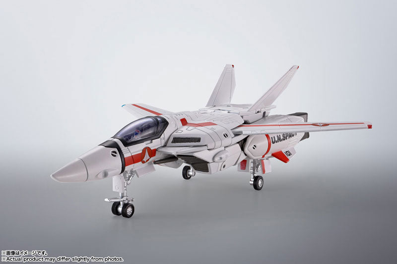 PRE-ORDER HI-METAL R - The Super Dimension Fortress Macross - VF-1J Armored Valkyrie (Hikaru Ichijou's Custom): Revival Ver.