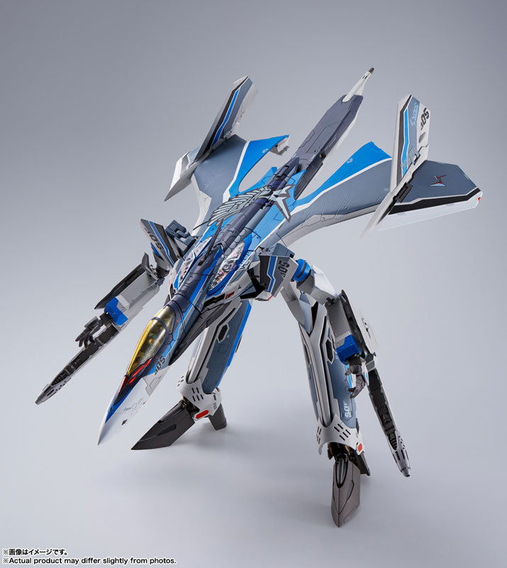 PRE-ORDER DX Chogokin - Macross Delta Movie: Absolute Live!!!!!! - VF-31AX Kyros Plus (Hayate Immelmann Aircraft)