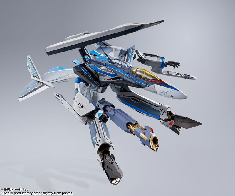 PRE-ORDER DX Chogokin - Macross Delta Movie: Absolute Live!!!!!! - VF-31AX Kyros Plus (Hayate Immelmann Aircraft)