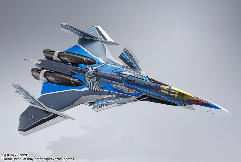 PRE-ORDER DX Chogokin - Macross Delta Movie: Absolute Live!!!!!! - VF-31AX Kyros Plus (Hayate Immelmann Aircraft)