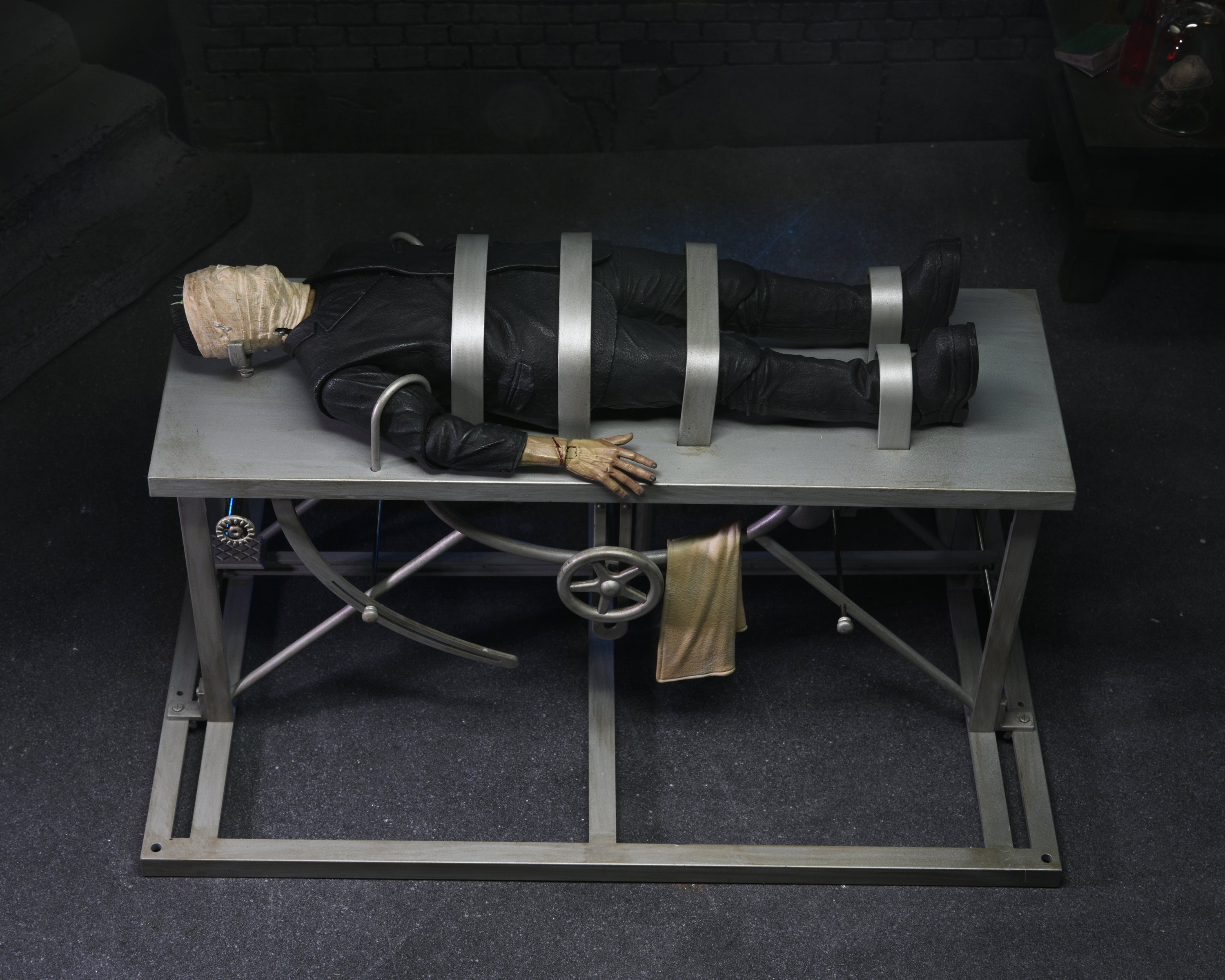 PRE-ORDER Universal Monsters - Frankenstein Accessory Pack