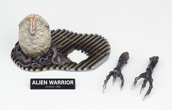 IN-STOCK Kaiyodo - Revoltech SFX - #016 - Alien - Alien Warrior