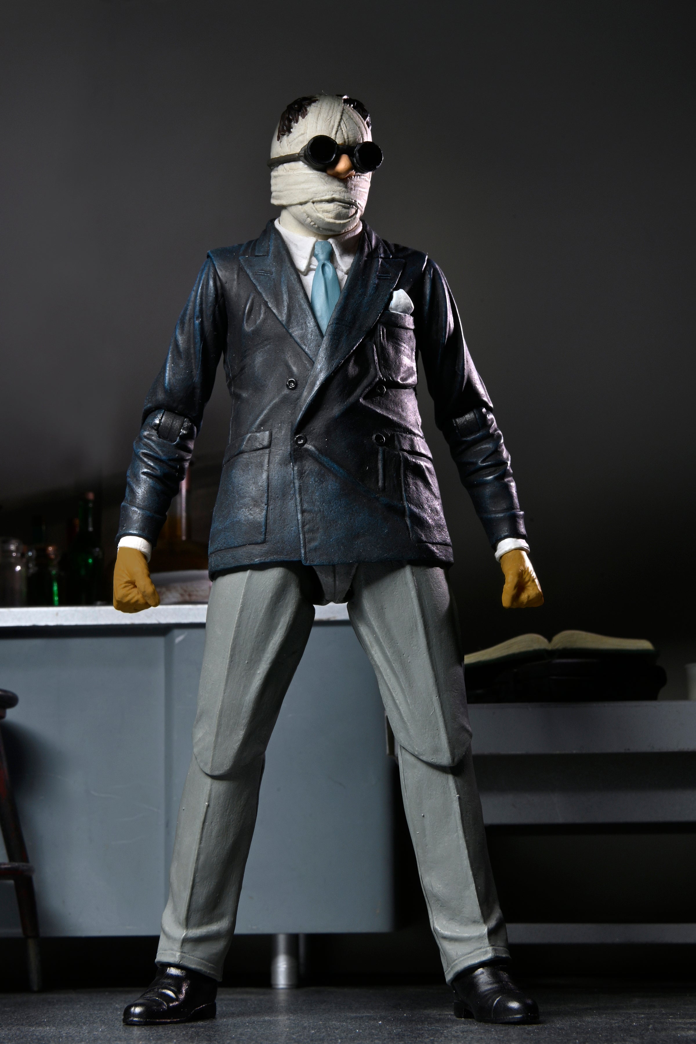 PRE-ORDER Ultimate Monsters - Utimate Invisible Man