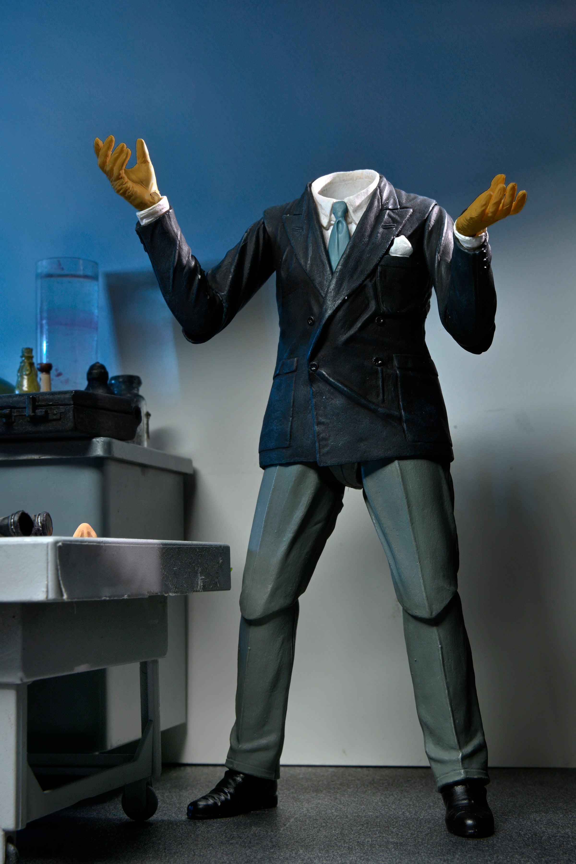 PRE-ORDER Ultimate Monsters - Utimate Invisible Man