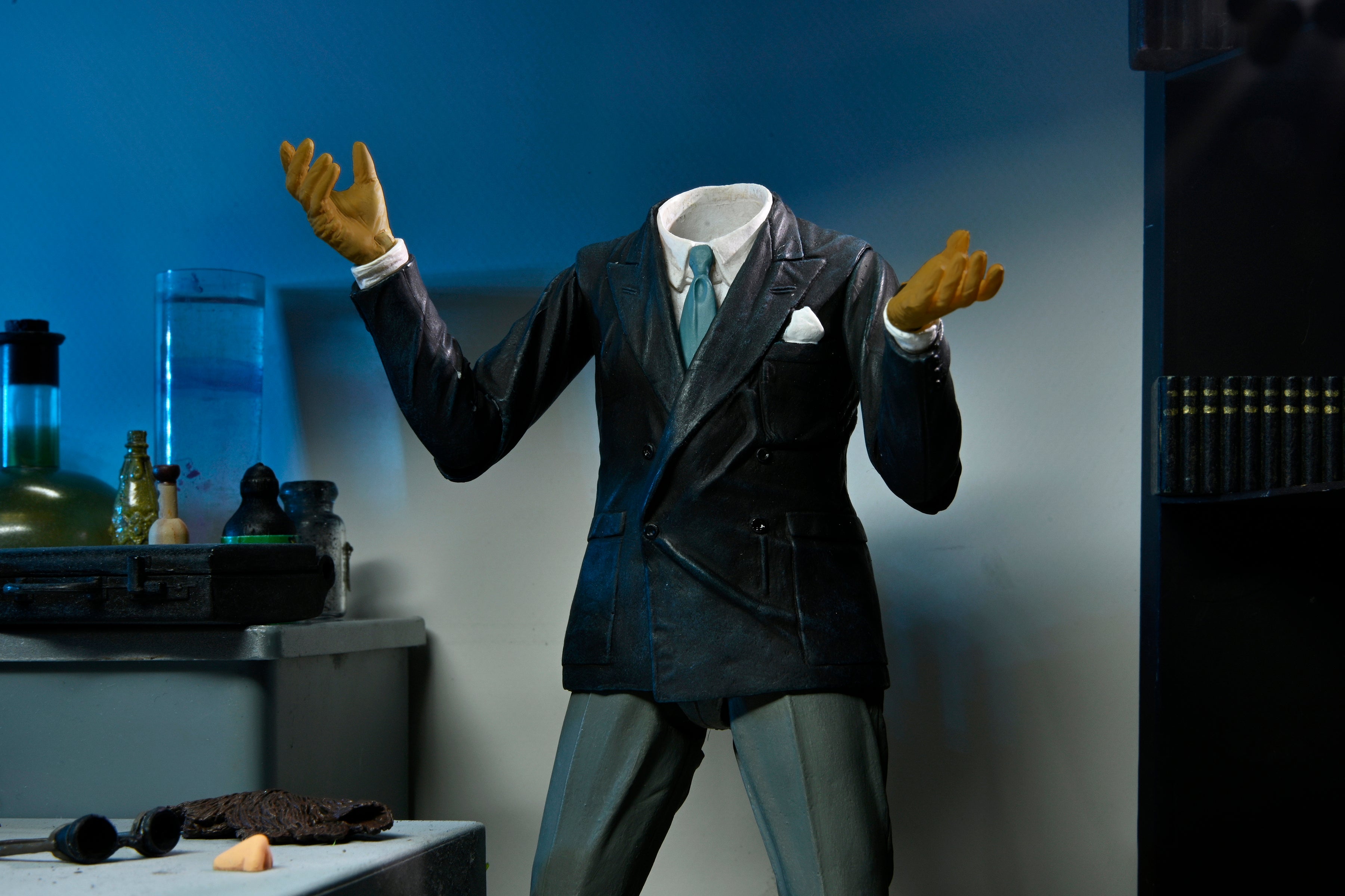 PRE-ORDER Ultimate Monsters - Utimate Invisible Man