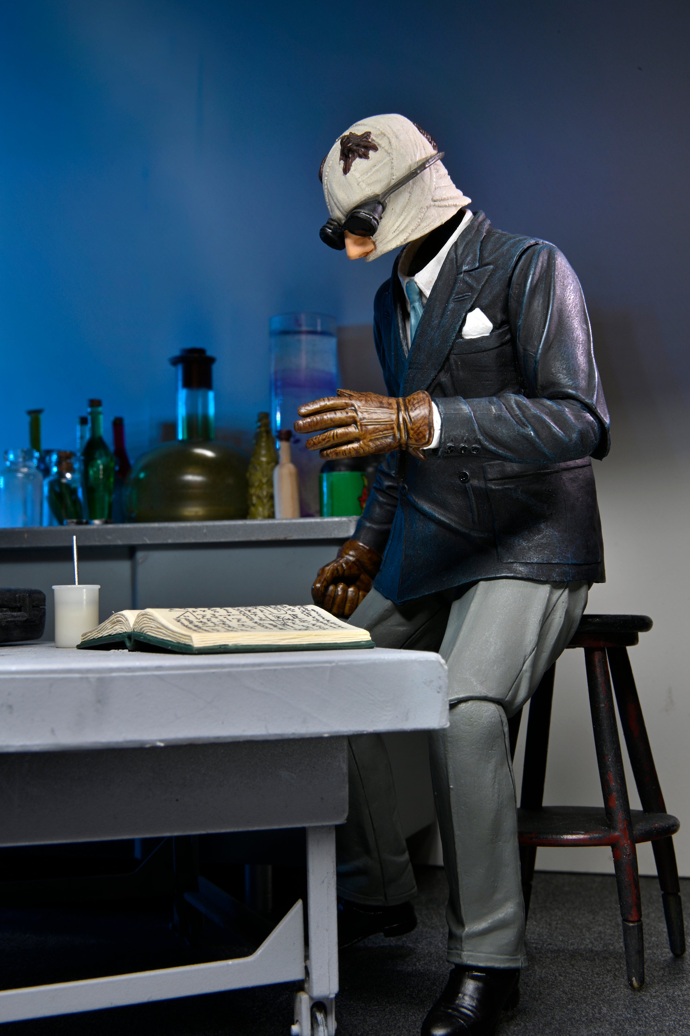 PRE-ORDER Ultimate Monsters - Utimate Invisible Man