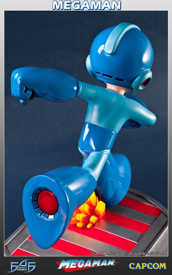 PRE-ORDER Mega Man - Running Mega Man