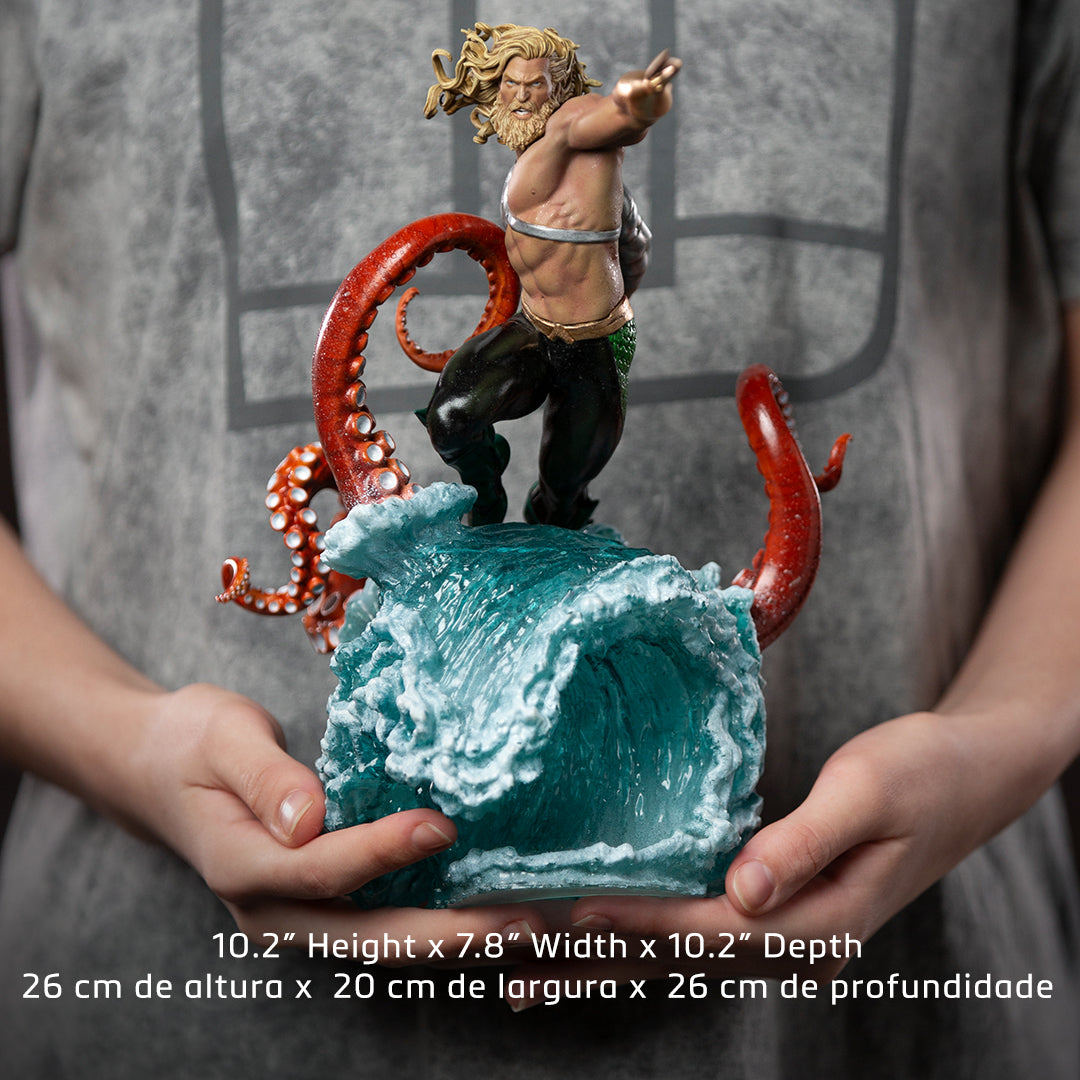 PRE-ORDER DC Comics - Aquaman Deluxe Art Scale 1/10