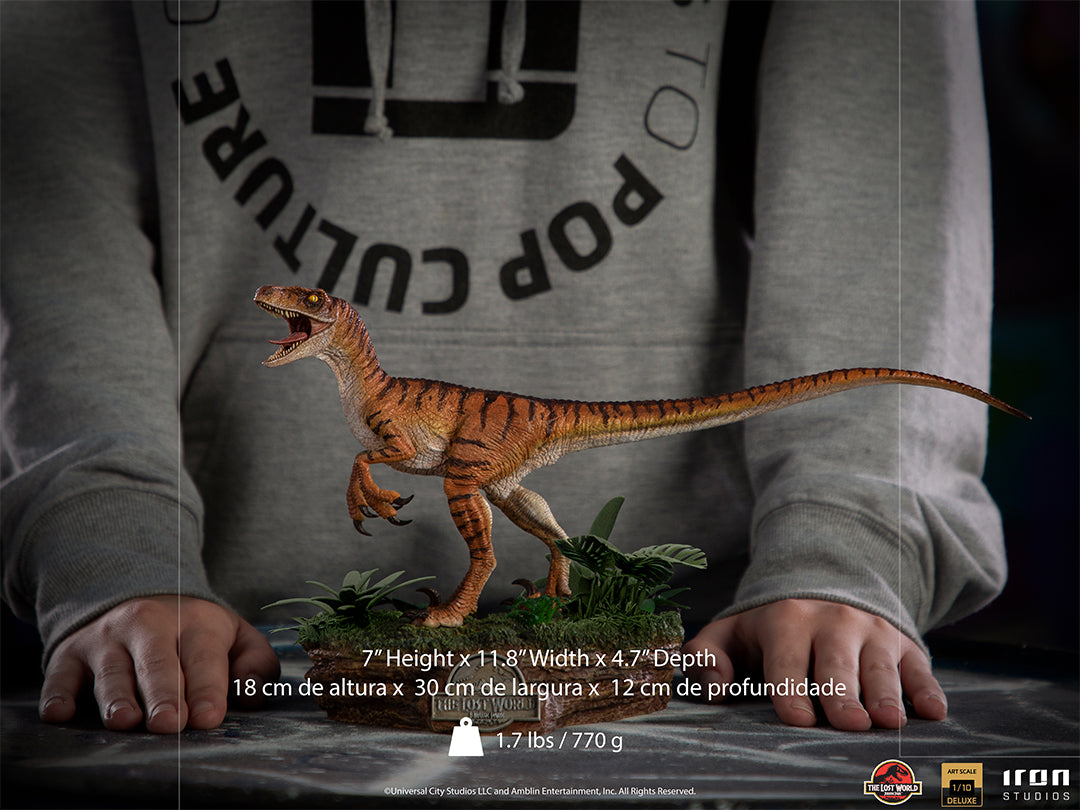 PRE-ORDER Jurassic World Fallen Kingdom - Velociraptor Deluxe Art Scale 1/10