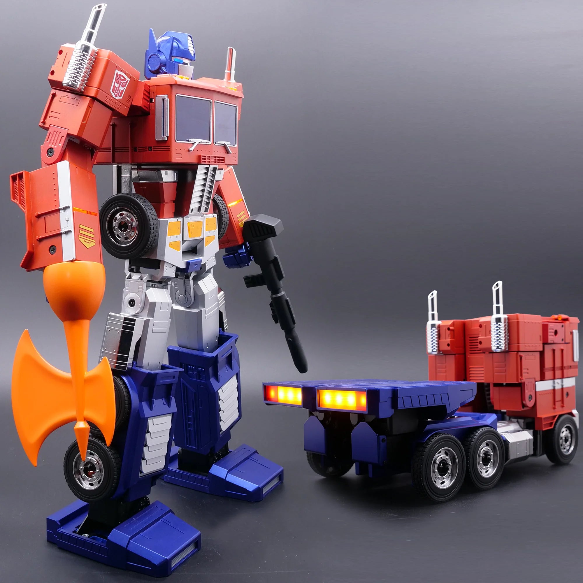 IN-STOCK Robosen - Tranformers - Optimus Prime Auto-Converting Programmable Robot