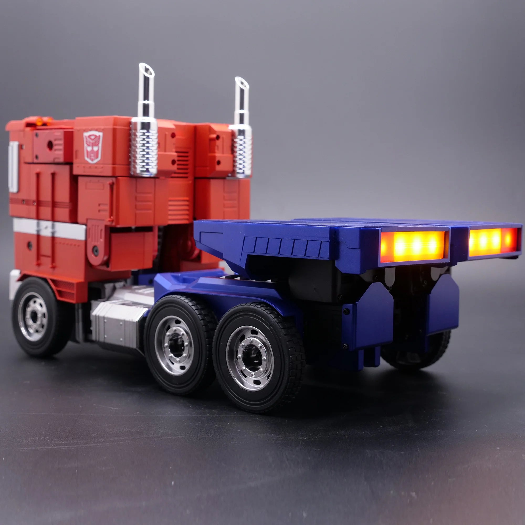 IN-STOCK Robosen - Tranformers - Optimus Prime Auto-Converting Programmable Robot