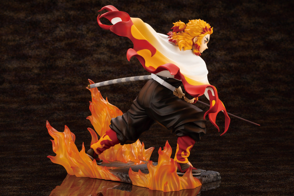IN-STOCK Kotobukiya - ARTFX J - Demon Slayer: Kimetsu no Yaiba - Kyojuro Rengoku 1/8