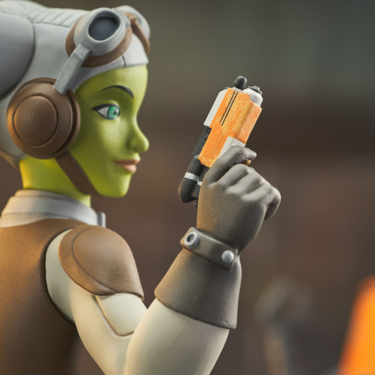 PRE-ORDER Star Wars Rebels - Hera and Chopper Bust