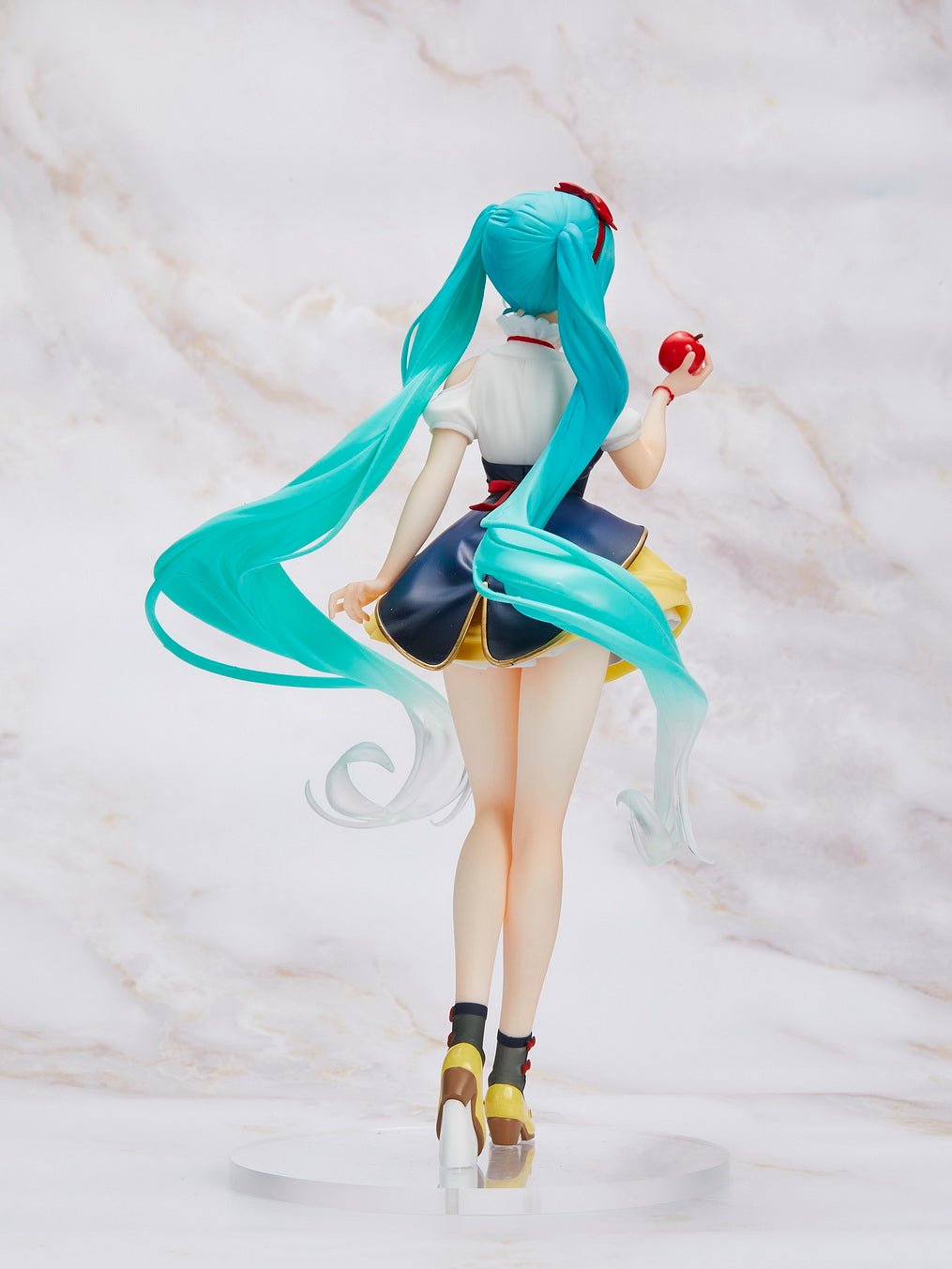 PRE-ORDER Hatsune Miku in Wonderland Figure - Snow White
