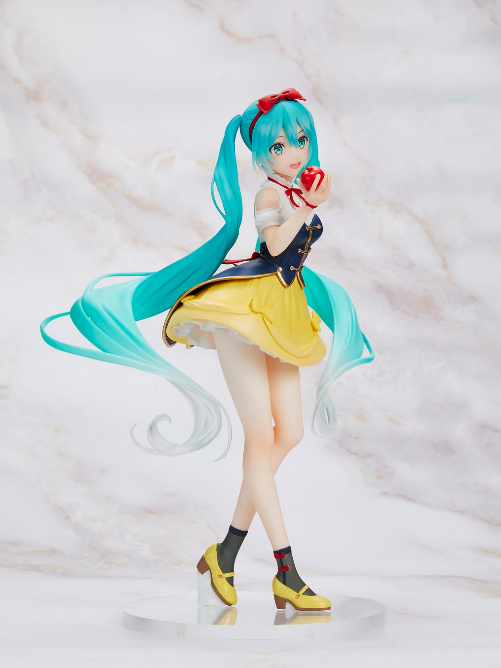 PRE-ORDER Hatsune Miku in Wonderland Figure - Snow White
