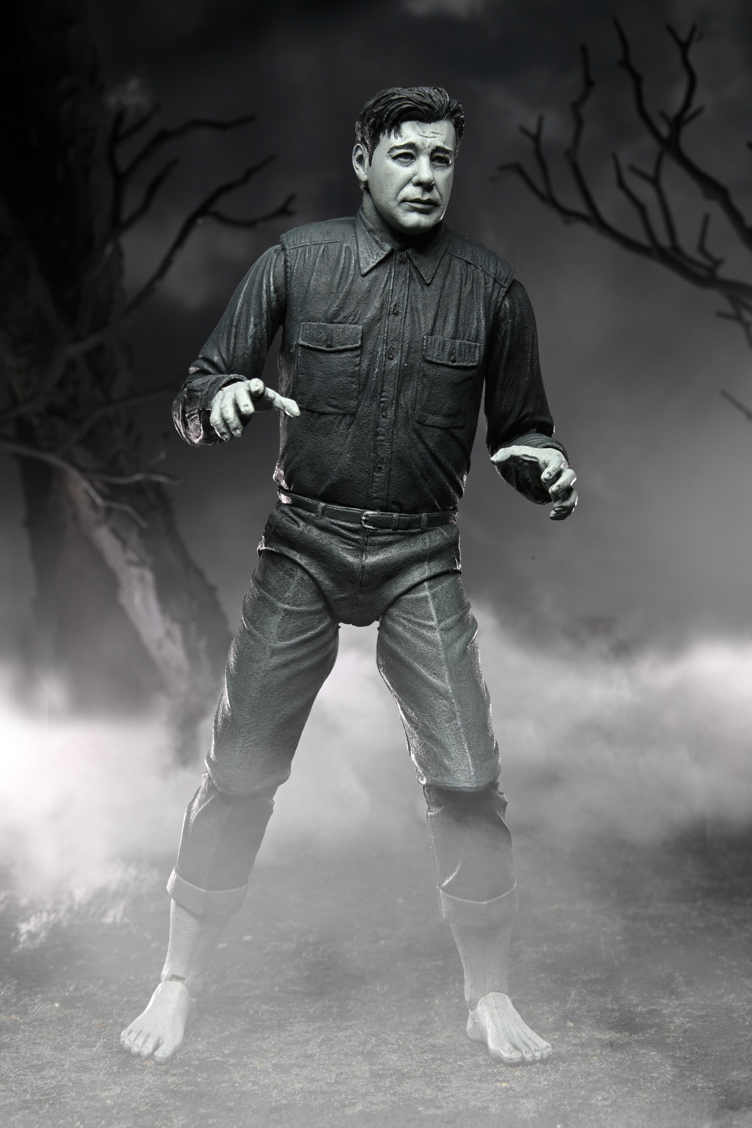 PRE-ORDER 7-inch Action Figure - Universal Monsters - Ultimate Wolf Man: B&W