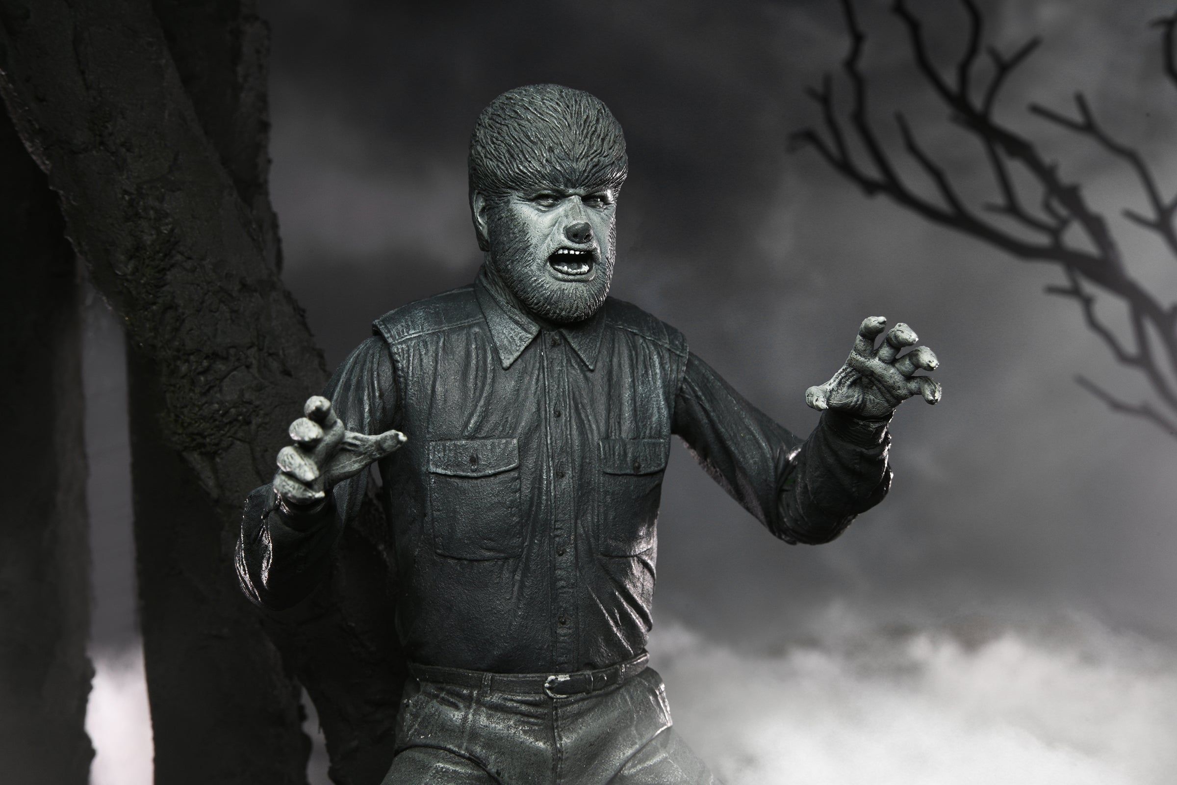 PRE-ORDER 7-inch Action Figure - Universal Monsters - Ultimate Wolf Man: B&W