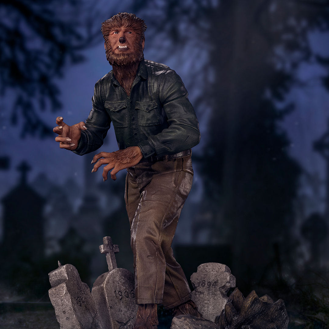 PRE-ORDER Universal Monsters - The Wolf Man Deluxe Art Scale 1/10