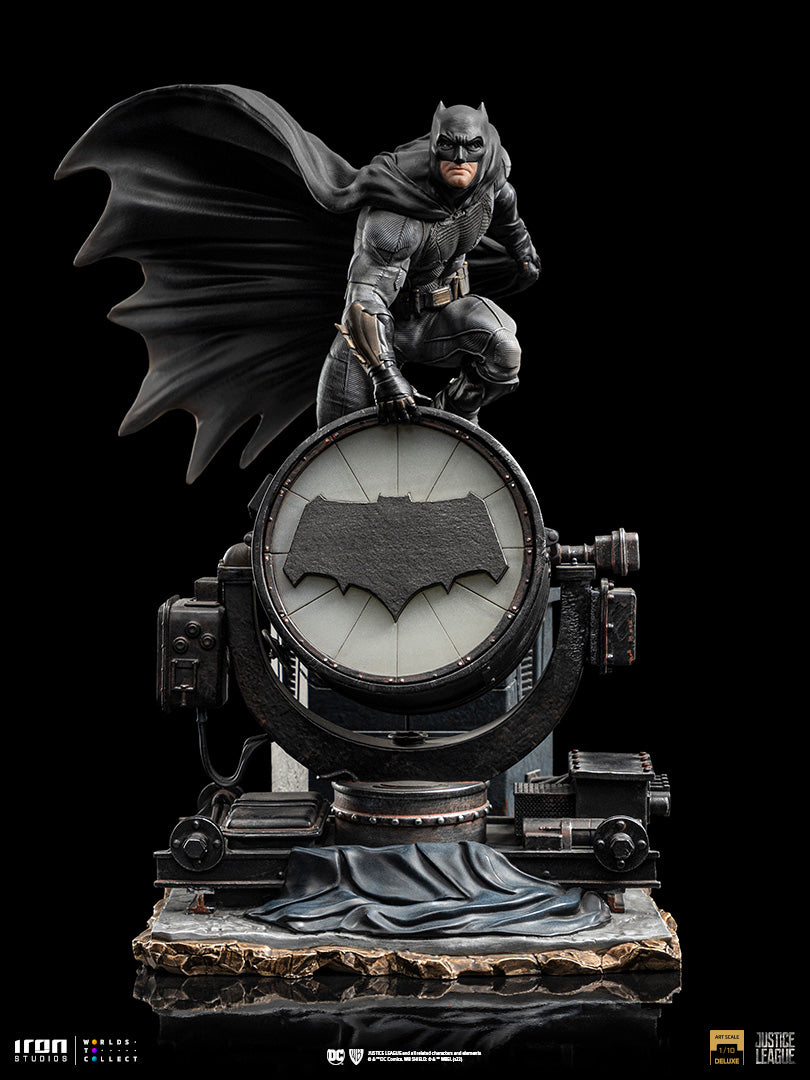 PRE-ORDER Zack Snyder's Justice League - Batman on Batsignal Deluxe Art Scale 1/10