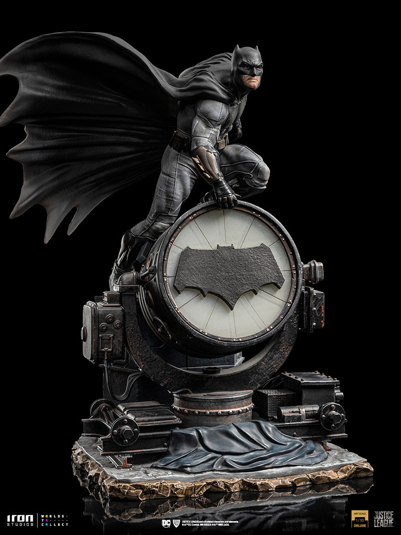 PRE-ORDER Zack Snyder's Justice League - Batman on Batsignal Deluxe Art Scale 1/10