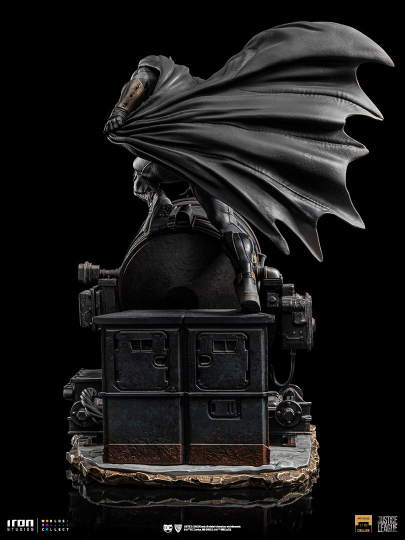PRE-ORDER Zack Snyder's Justice League - Batman on Batsignal Deluxe Art Scale 1/10