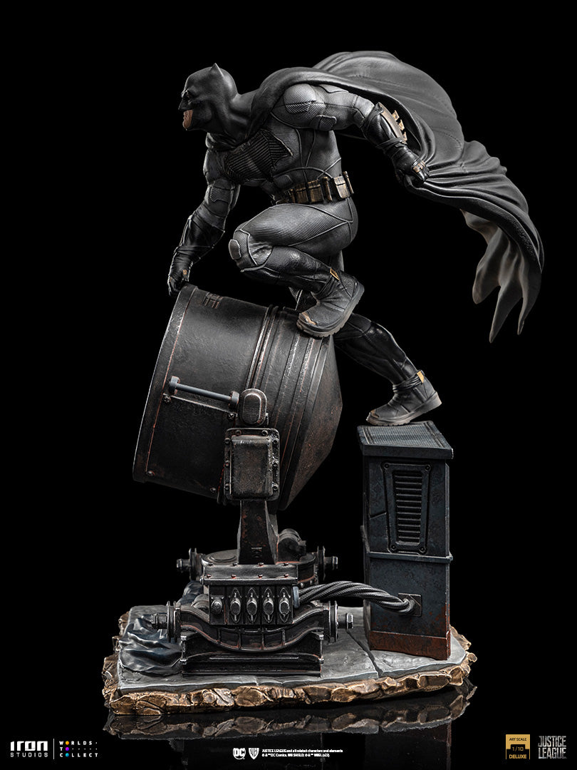PRE-ORDER Zack Snyder's Justice League - Batman on Batsignal Deluxe Art Scale 1/10