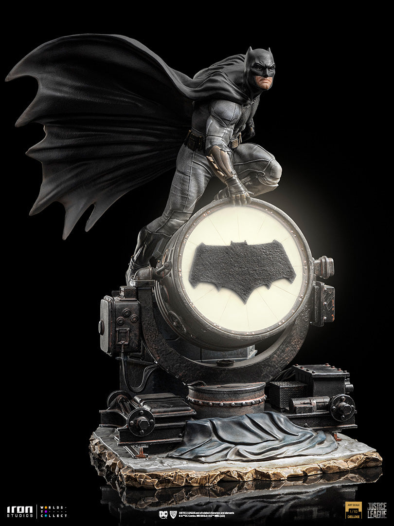 PRE-ORDER Zack Snyder's Justice League - Batman on Batsignal Deluxe Art Scale 1/10