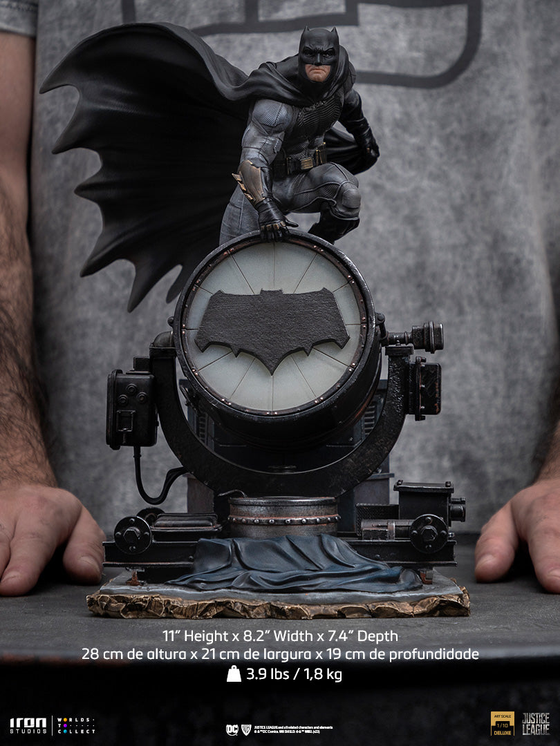 PRE-ORDER Zack Snyder's Justice League - Batman on Batsignal Deluxe Art Scale 1/10