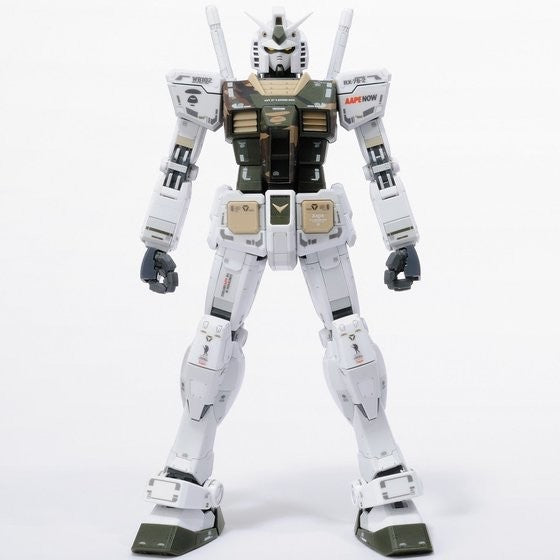 Bandai - Mobile Suit Gundam - MG 1/100 AAPE RX-78-2 Ver 3.0 GRN-CAMO 1/100 [EXCLUSIVE]