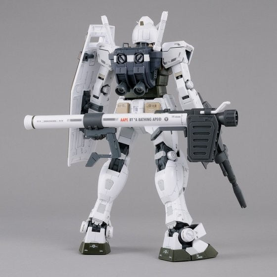 Bandai - Mobile Suit Gundam - MG 1/100 AAPE RX-78-2 Ver 3.0 GRN-CAMO 1/100 [EXCLUSIVE]