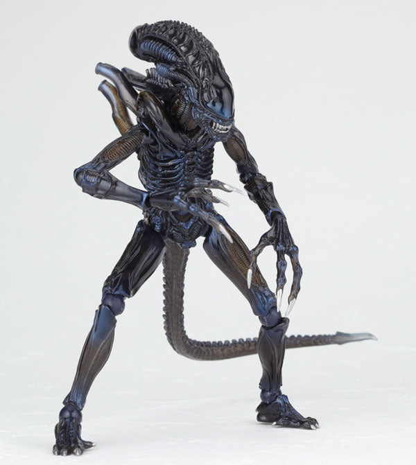 IN-STOCK Kaiyodo - Revoltech SFX - #016 - Alien - Alien Warrior