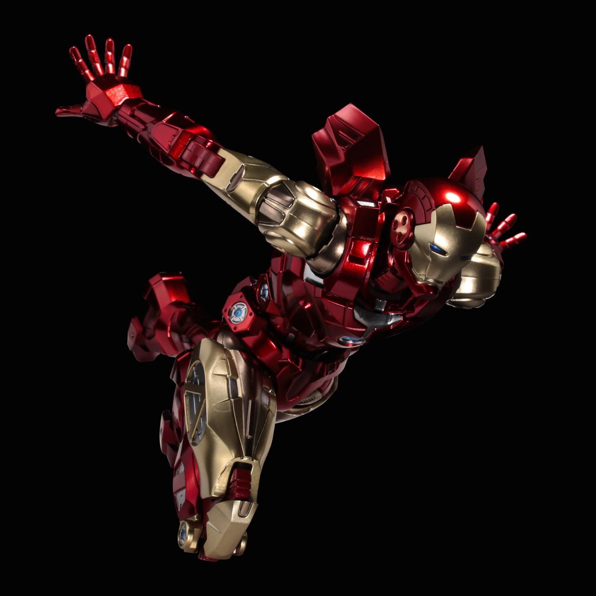 PRE-ORDER Fighting Armor - Iron Man [2nd Release]
