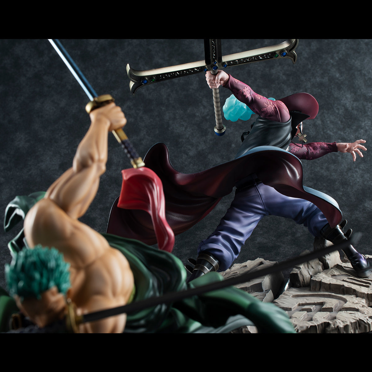 IN-STOCK MegaHouse - Portrait Of Pirates Maximum - One Piece - Dracule Mihawk [MEGATREA SHOP EXCLUSIVE]