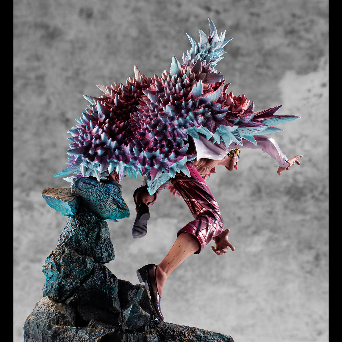 PRE-ORDER Portrait.Of.Pirates One Piece SA-MAXIMUM - Heavenly Yaksha Donquixote Doflamingo [EXCLUSIVE]