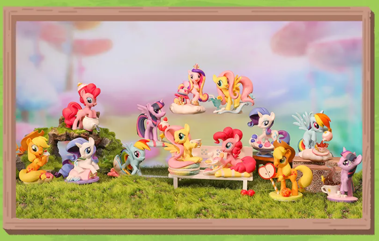 PRE-ORDER My Little Pony [Box of 12]